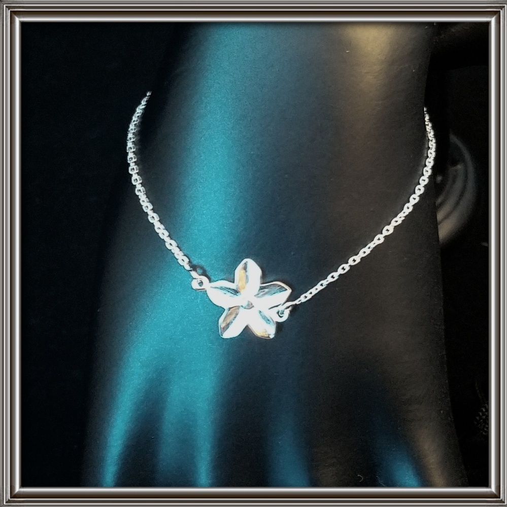 Delicate Plumeria flower sterling silver bracelet. - Picture 1 of 4